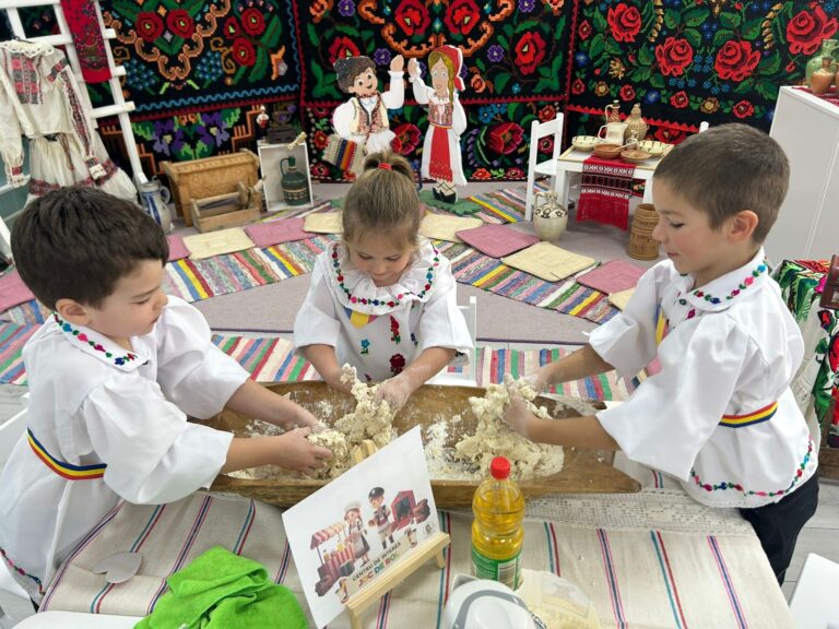 Copiii de la Grădinița nr. 53 Junior au descoperit viața de la țară, printr-o activitate dedicată tradițiilor românești