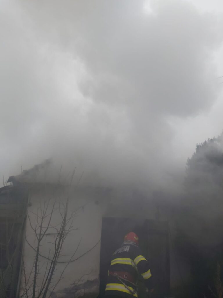 Zi neagră în județul Bihor. O bătrânică de 86 de ani a murit într-un incendiu