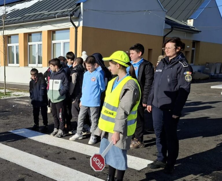 Acțiune a polițiștilor bihoreni pe DN1. Amenzi de aproape 40.000 de lei și activități educative pentru copii