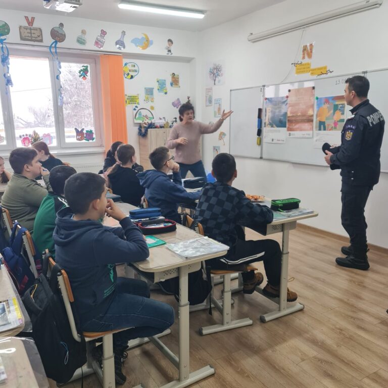 Zeci de acțiuni  ale pompierilor bihoreni cu prilejul  Zilei Informării Preventive