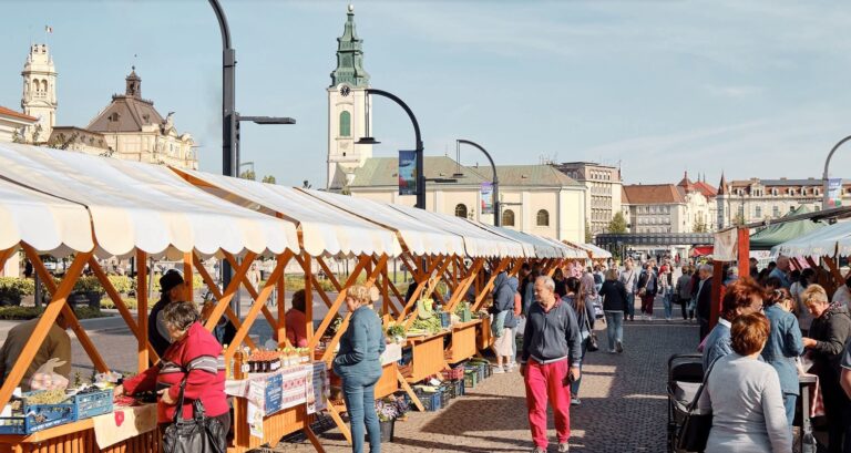 Târgul Produselor Bihorene revine sâmbătă în Piața Unirii din Oradea