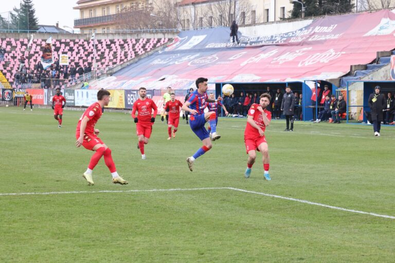 Victorie smulsă la ultima fază. FC Bihor Oradea lovește decisiv în prelungiri și visează la play-off