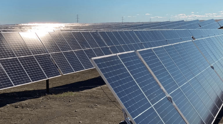 Zece oferte depuse pentru construirea unui parc fotovoltaic în Episcopia Bihor