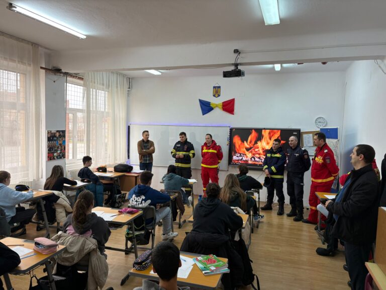 Ce comunicăm când sunăm la 112? Ce ne îndeamnă pompierii