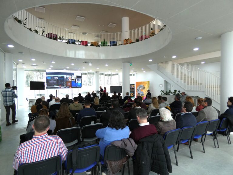 Universitatea din Oradea lansează școala viitorului. Campusul Global Virtual a fost prezentat marți