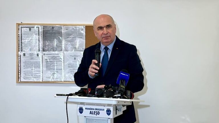 Ilie Bolojan, în control pe șantierul căii ferate Cluj–Oradea. Avertisment pentru constructori după întârzieri mari
