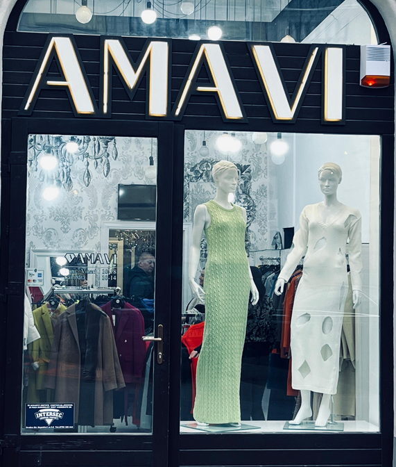 De Ziua Femeii, AMAVI își răsfață clientele. Reduceri de 50% la colecția de toamnă-iarnă