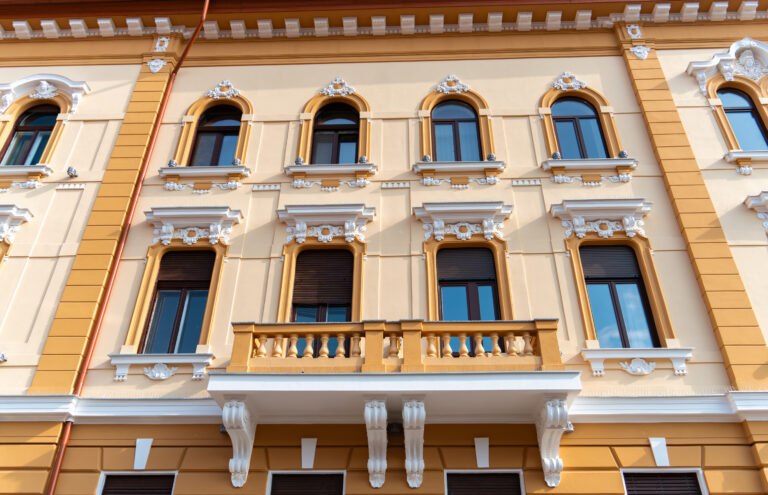 Clădire renovată pe strada Iosif Vulcan, prin programul Primăriei pentru centrul istoric