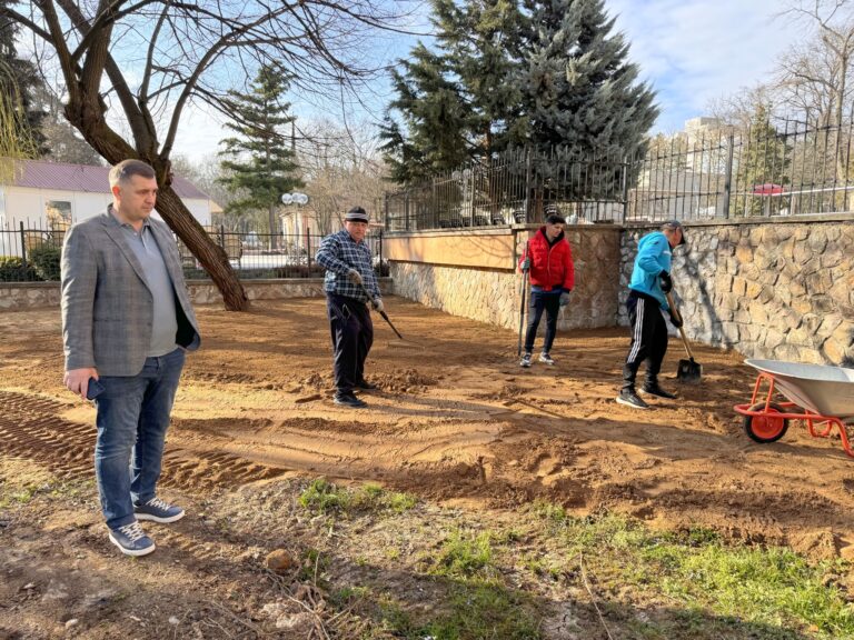 Felixul devine tot mai atractiv pentru turiști. Parcul central intră în modernizare