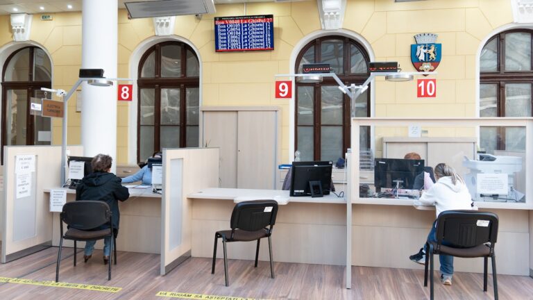 Primăria Oradea deschide un ghișeu special pentru probleme legate de parcări și conturi de utilizator