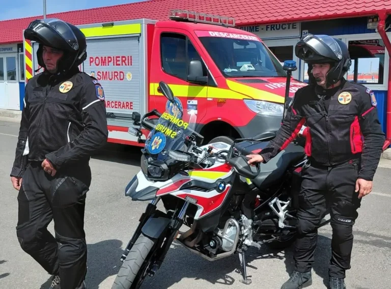 Peste 270 de misiuni desfășurate de pompierii motocicliști SMURD Bihor, în aproximativ 10 luni