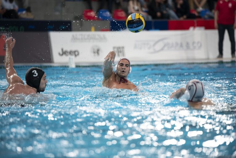 CSM Oradea joacă la București pentru locul în finala Superligii. Meci decisiv cu Rapid, în direct la TVR Sport