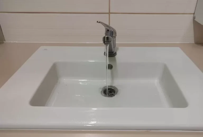 Fără apă caldă în Zona Ogorului. Mai multe străzi, afectate