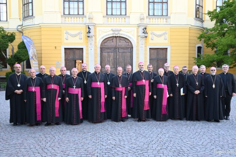 Episcopii catolici din România, rugăciune și post pentru pace, în sprijinul Papei Leon al XIV-lea