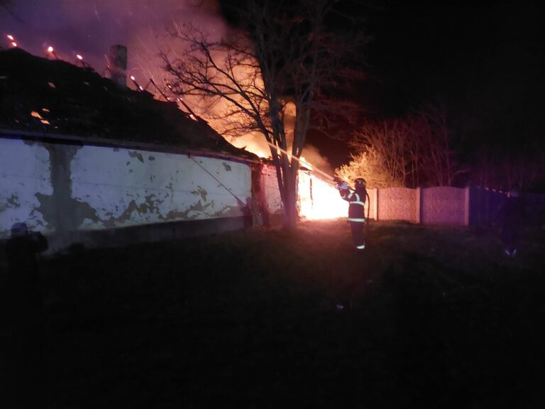 Minivacanță de foc în Bihor. 128 de intervenții ale pompierilor – incendii, salvări și hectare întregi mistuite de flăcări