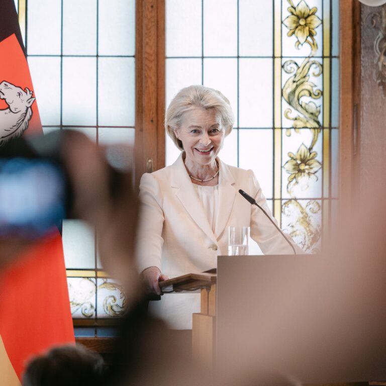 Ursula von der Leyen reacționează după alegerile din Ungaria. Vezi mesajul după înfrângerea lui Viktor Orbán