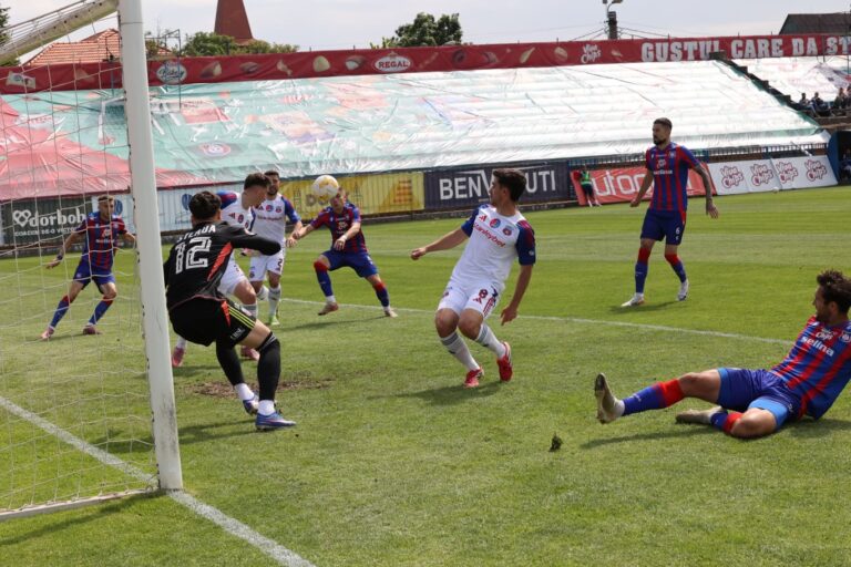 Remiză spectaculoasă între FC Bihor și Steaua pe Stadionul „Iuliu Bodola”
