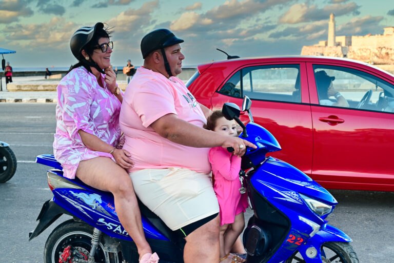 Cuba, surprinsă în imagini rare. O expoziție care merită văzută de toți