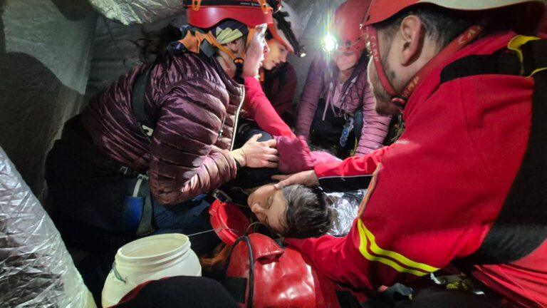 Misiune contracronometru în subteran. Zeci de salvatori și medici au intervenit (FOTO)