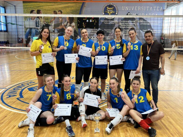 Oradea, capitala voleiului universitar feminin din România. Meciuri spectaculoase, sală plină și luptă până la ultimul punct pentru titlul național