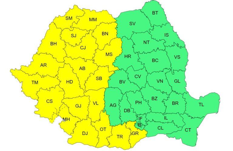 Cod galben de caniculă și furtuni în Bihor. Până la 36 de grade, vijelii și grindină. Avertizări de la ANM
