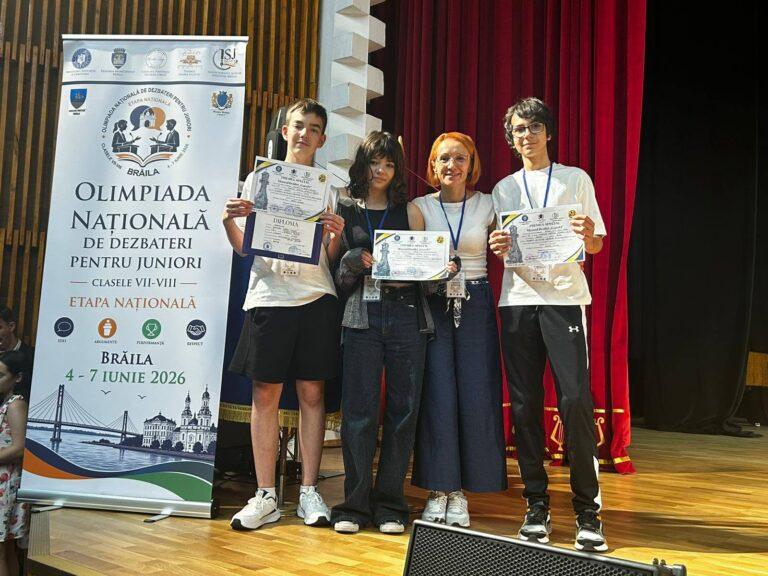 Performanță pentru Bihor la Olimpiada Națională de Dezbateri. Trei elevi de la Gojdu au urcat în topul competiției