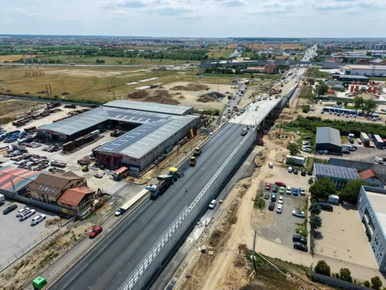 A început asfaltarea pasajului rutier de pe Centura Oradea, necesar în proiectul Tram-tren