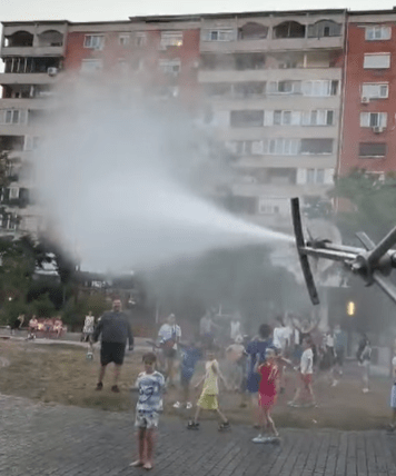 Perdele de apă pentru copiii din Oradea, în plină caniculă