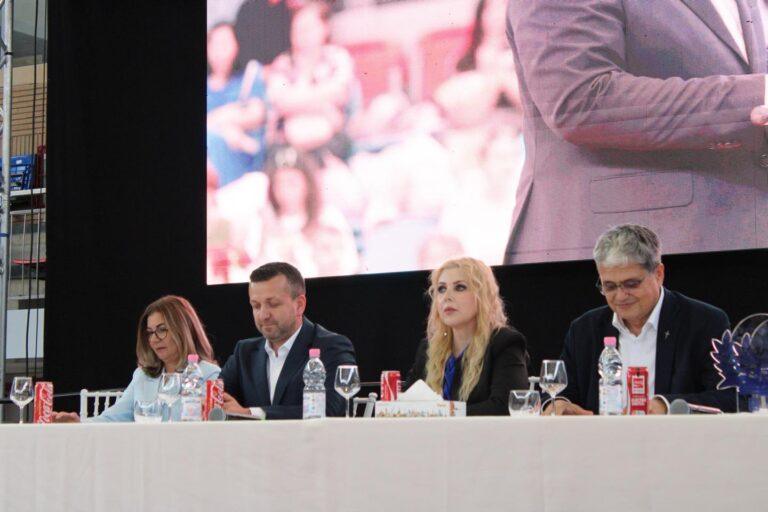 „Orizont deschis” pentru promoția 2026. Aproape 300 de tineri au încheiat studiile la Facultatea de Științe Economice