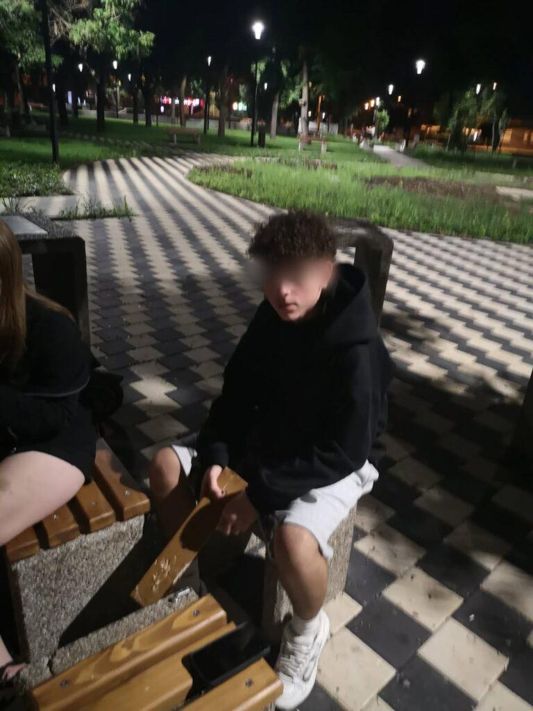 Act de vandalism în Parcul 22 Decembrie din Oradea. Un minor de 14 ani a fost identificat după apelul unui cetățean