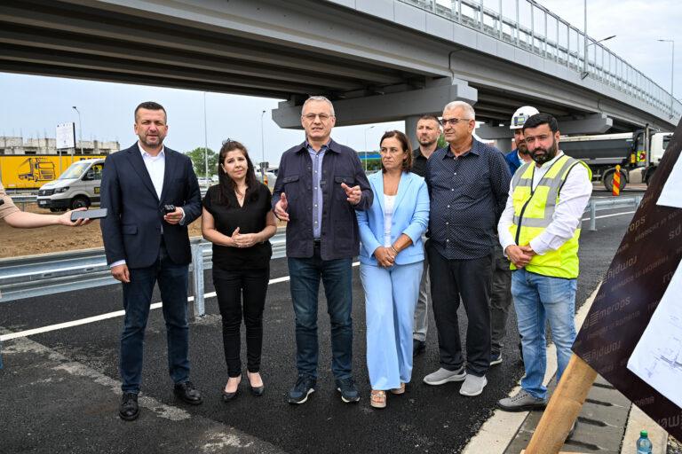 A fost deschisă circulația pe Pasajul suprateran din zona Metro, în Oradea