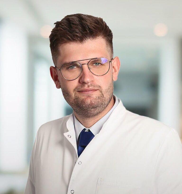 Medicul care a realizat premiere în ortopedia pediatrică din Bihor își continuă activitatea la Cluj-Napoca