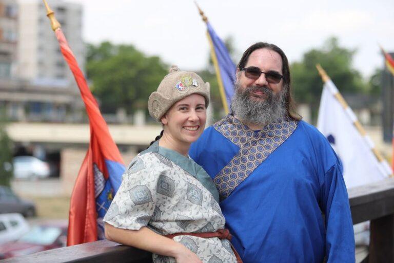 Festivalul Medieval Oradea schimbă decorul și ridică miza. Lupte medievale în armură, cavaleri, aproape 600 de invitați și concerte. Iris, pe lista de artiști