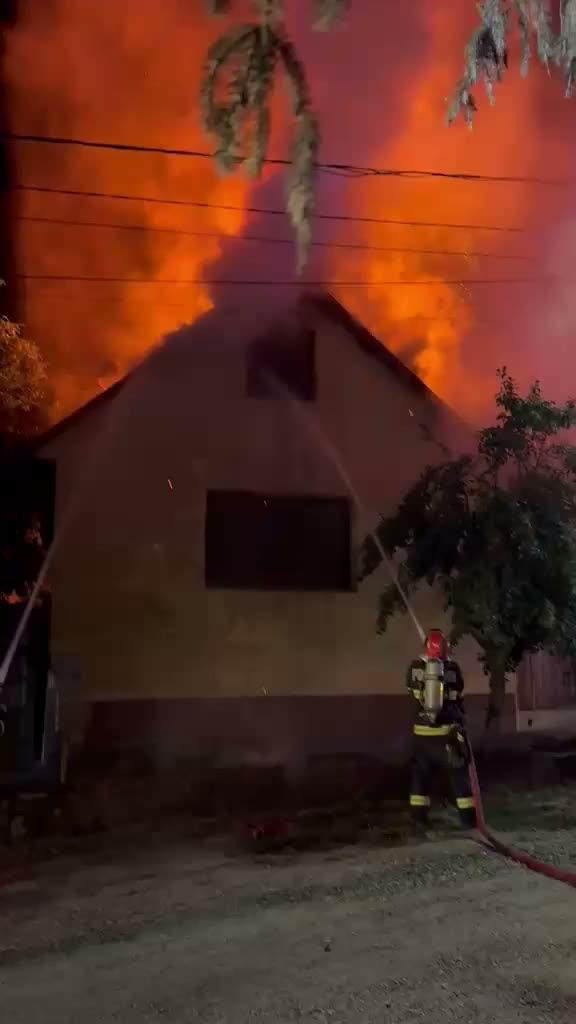 Opt incendii în doar două zile, în Bihor. Pompierii au intervenit contracronometru