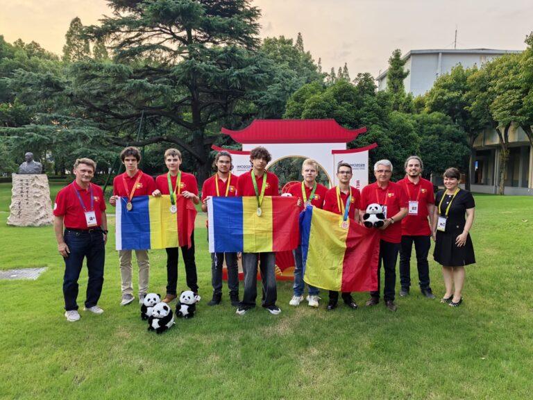 România, printre cele mai bune din lume la Olimpiada Internațională de Matematică 2026. Un elev de 15 ani din Oradea a scris una dintre poveștile competiției (FOTO)