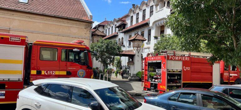 Momente de panică în Oradea. Un incendiu a izbucnit la subsolul unei clădiri