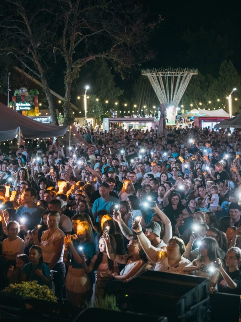 Andra, Luminița Anghel, Monica Anghel și Nico vin la Băile Felix. Vezi programul